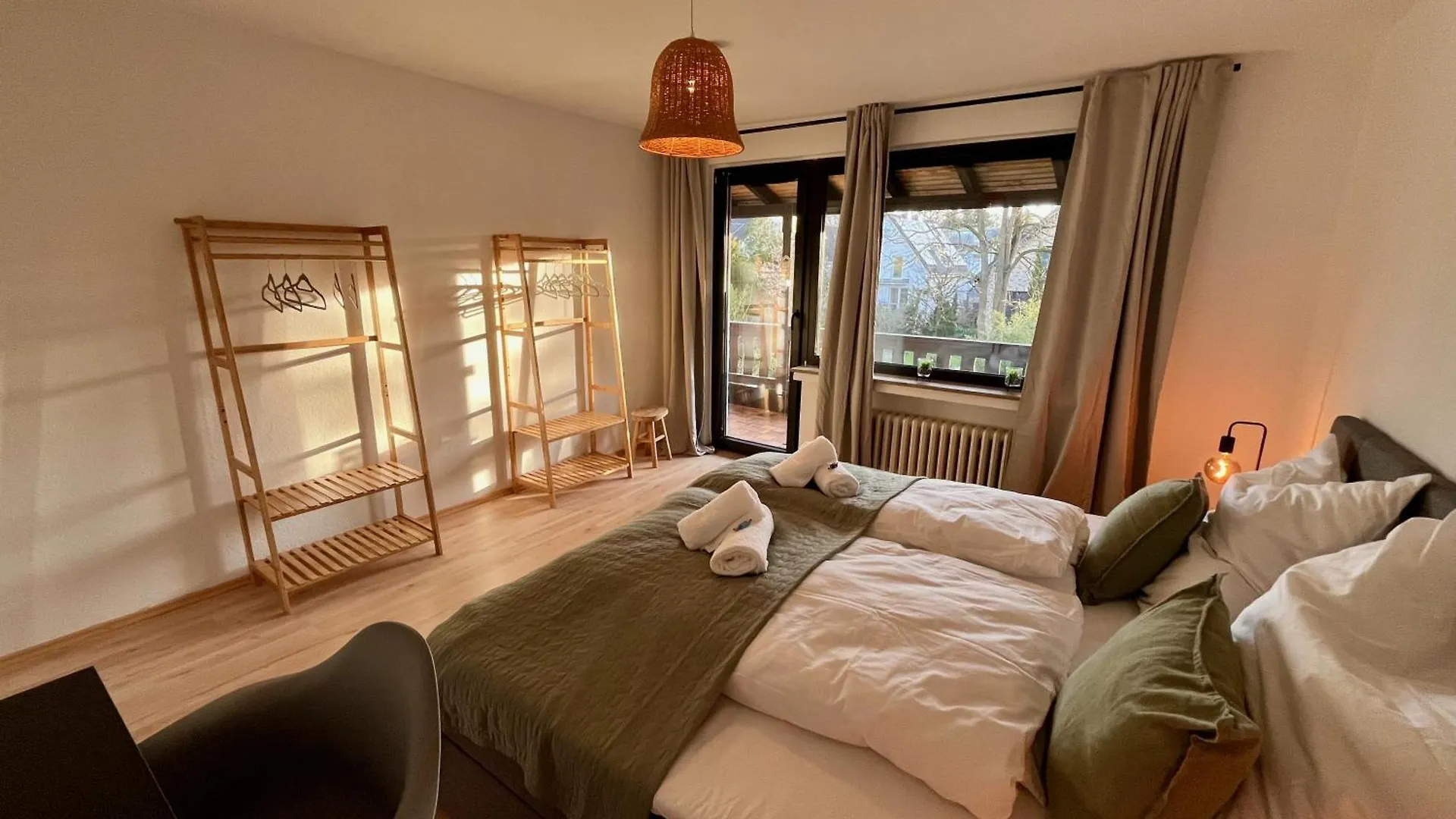 Coming Home - Moderne Wohnung Mit Naehe Zu Koeln Messe, Flughafen, Dom, Lanxess-Arena - Schnelles Wlan, 2 Kostenlose Parkplaetze Bergisch Gladbach Germany
